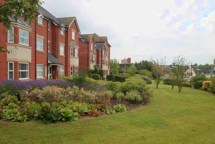 2 Bedroom Flat To Rent In Trefoil Gardens, Amblecote, Stourbridge, DY8