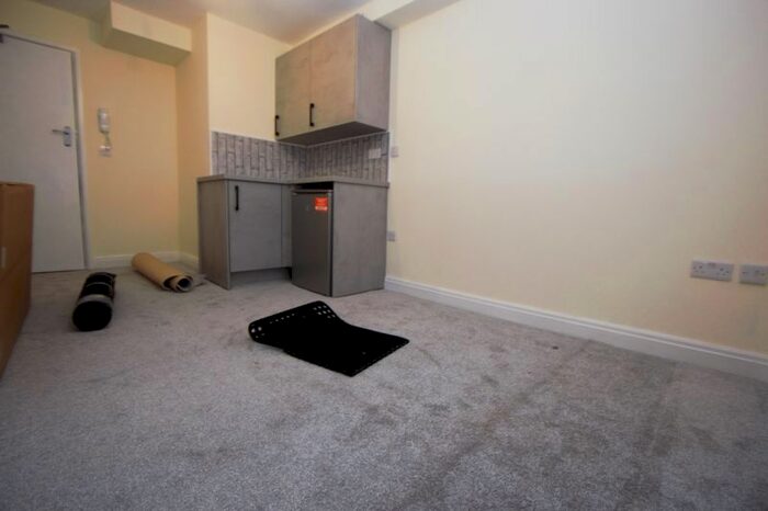 Property To Rent In St. Edmunds Close, Erith, DA18