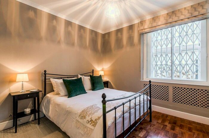 4 Bedroom Flat To Rent In Eccleston Square, Pimlico, London, SW1V