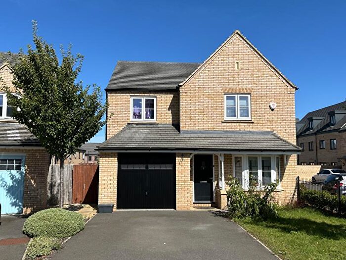 4 Bedroom Detached House To Rent In Pontefract Avenue, Kingsmead, MK4