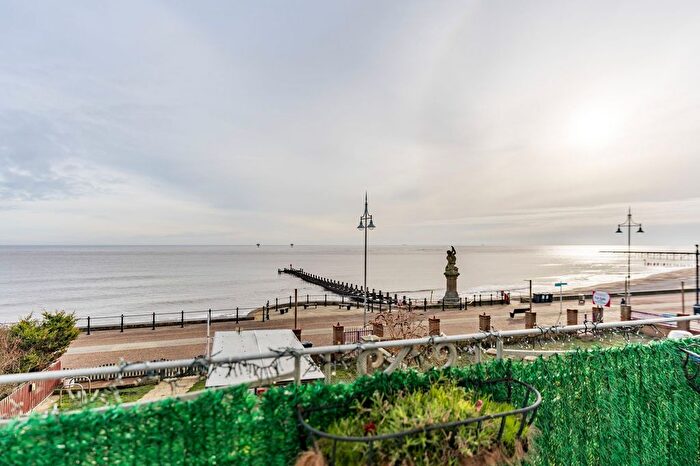 6 Bedroom Terraced House For Sale In Esplanade, Lowestoft, NR33