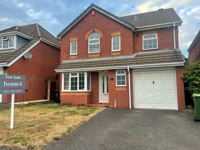 4 Bedroom Detached House To Rent In Charlecote Drive, Dudley, DY1