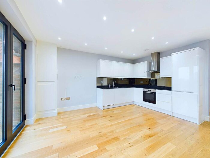 1 Bedroom Apartment To Rent In Oxford Road, Stokenchurch, HP14