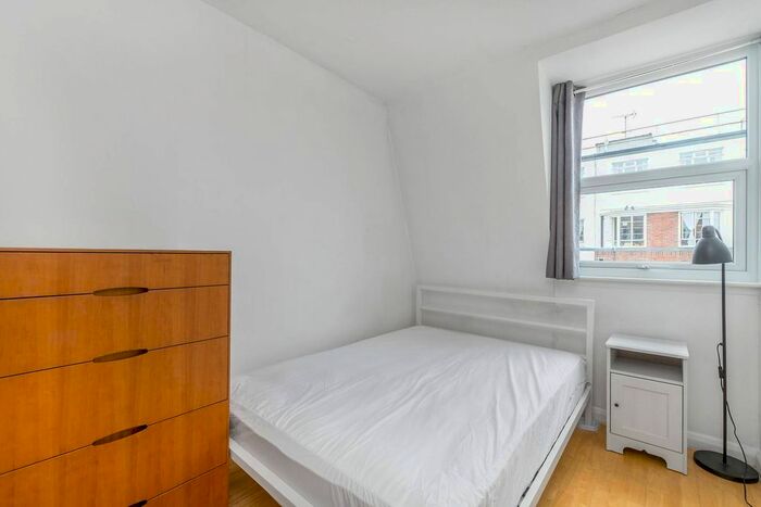 1 Bedroom Flat For Sale In Hatherley Grove, Bayswater, London, W2