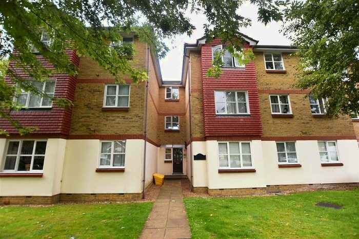 1 Bedroom Flat To Rent In Malting Way, Isleworth, TW7