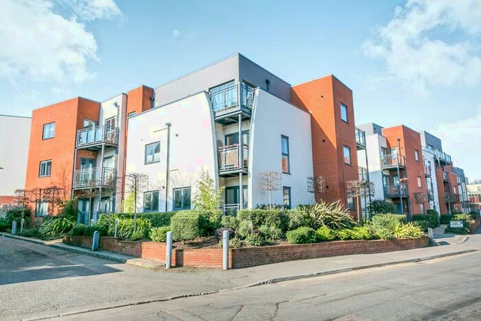1 Bedroom Apartment To Rent In Walnut Tree Close, Guildford, GU1