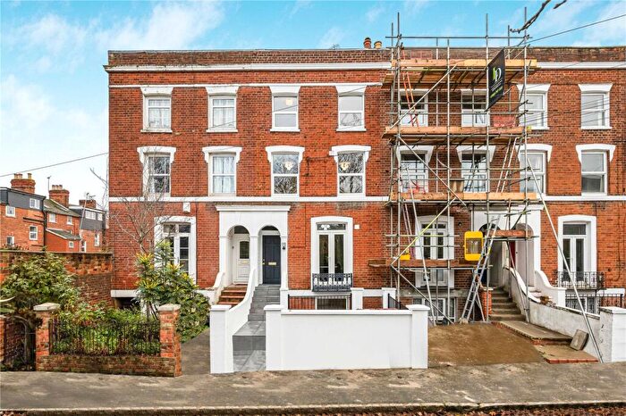 1 Bedroom Apartment To Rent In Lorne Street, Reading, Berks, RG1