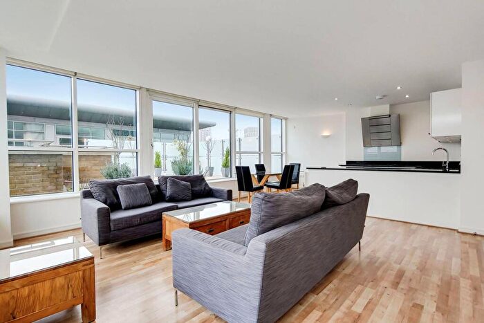 2 Bedroom Flat To Rent In Argyll Road, Woolwich, London, SE18