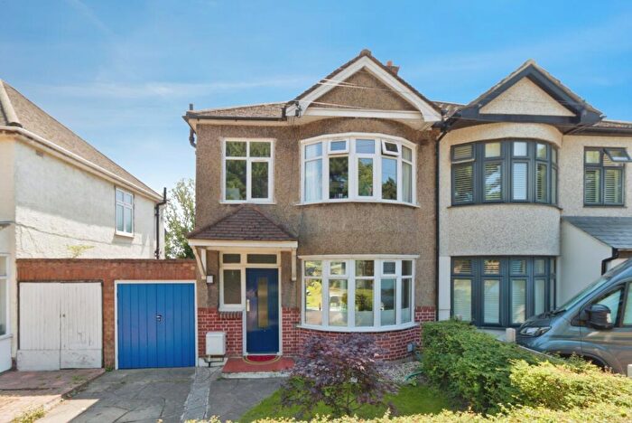 3 Bedroom House For Sale In Camdale Road, London, SE18