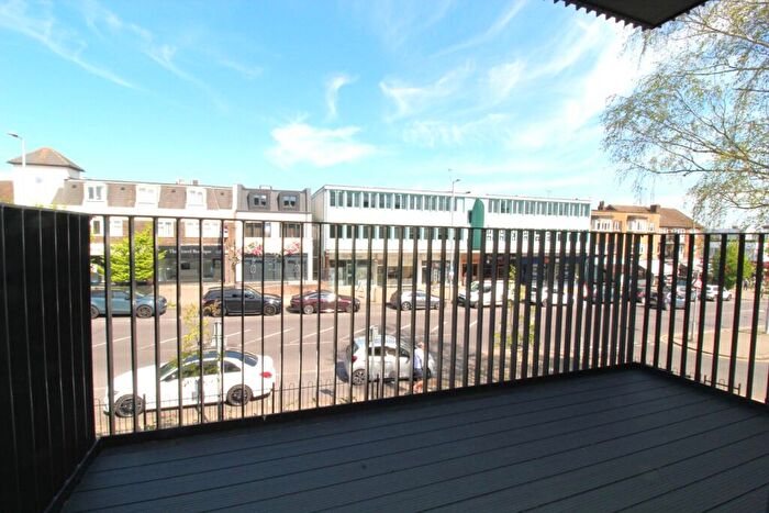 2 Bedroom Apartment To Rent In Hutton Road, Shenfield, CM15