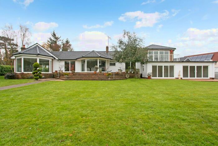 4 Bedroom Detached House To Rent In Down Place Water Oakley, SL4