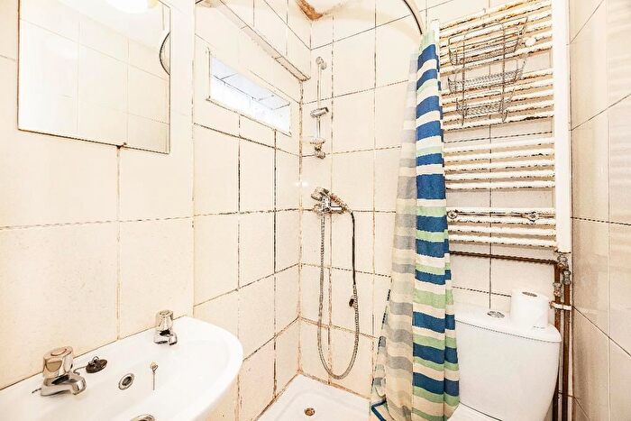 3 Bedroom End Of Terrace House To Rent In Sutton Road, Chadwell Heath, IG11