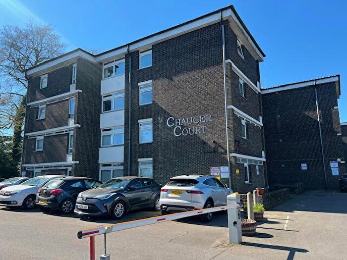 2 Bedroom Apartment To Rent In New Dover Road, Canterbury, CT1