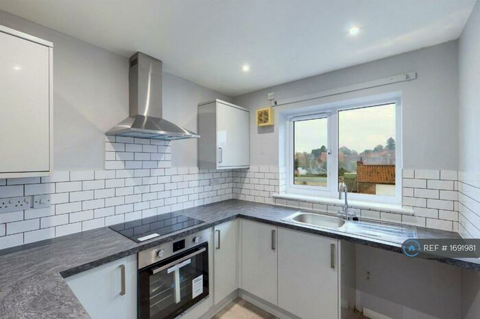 2 Bedroom Flat To Rent In Church View, Barton-Upon-Humber, DN18