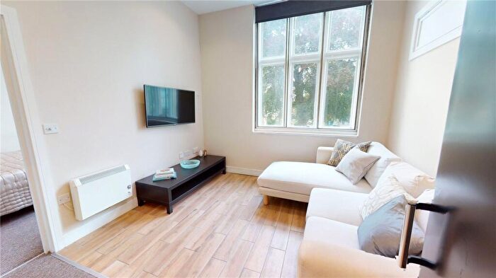 3 Bedroom Apartment To Rent In Whiteladies Road, Bristol, Bristol, City Of, BS8