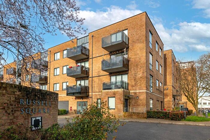 2 Bedroom Apartment To Rent In Russells Crescent, Horley, Surrey, RH6