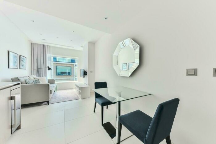 1 Bedroom Apartment To Rent In Sugar Quay, Landmark Place, City, EC3R