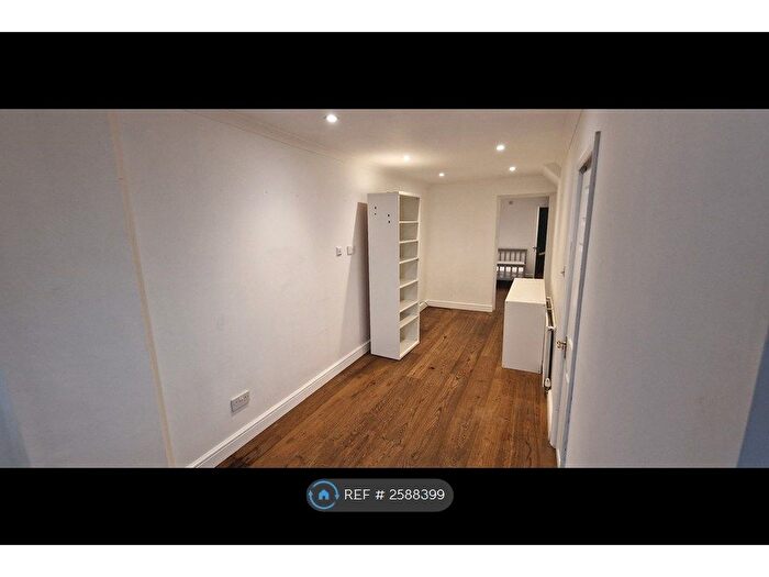 1 Bedroom Studio To Rent In Mansfield Road, Basingstoke, RG22