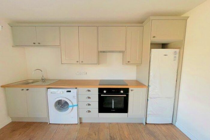 2 Bedroom Flat To Rent In Sprowston Mews, London E7