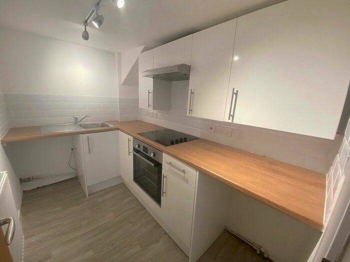 2 Bedroom Flat To Rent In South Bar Street, Banbury, OX16