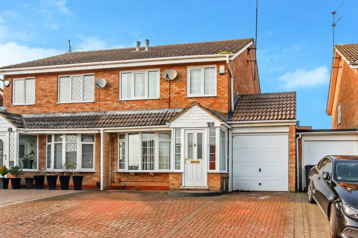 3 Bedroom Semi-Detached House To Rent In Oakley Drive, Wellingborough, NN8