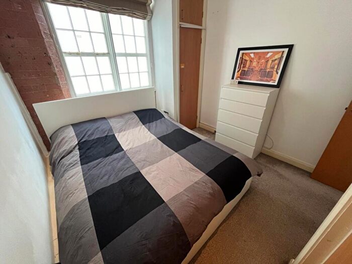 1 Bedroom Flat To Rent In The Cigar Factory, Nottingham, NG7