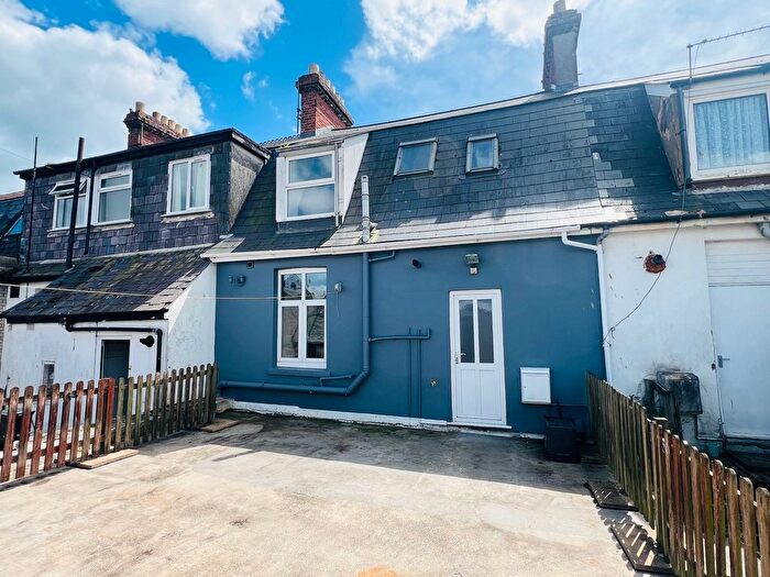 3 Bedroom Flat To Rent In Torbay Road, Paignton, TQ4