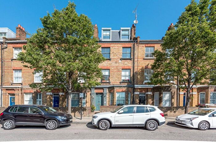2 Bedroom Flat To Rent In Lots Road, Chelsea, London, SW10