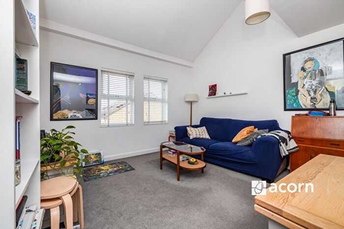 2 Bedroom Maisonette To Rent In Wordsworth Road, London, SE1