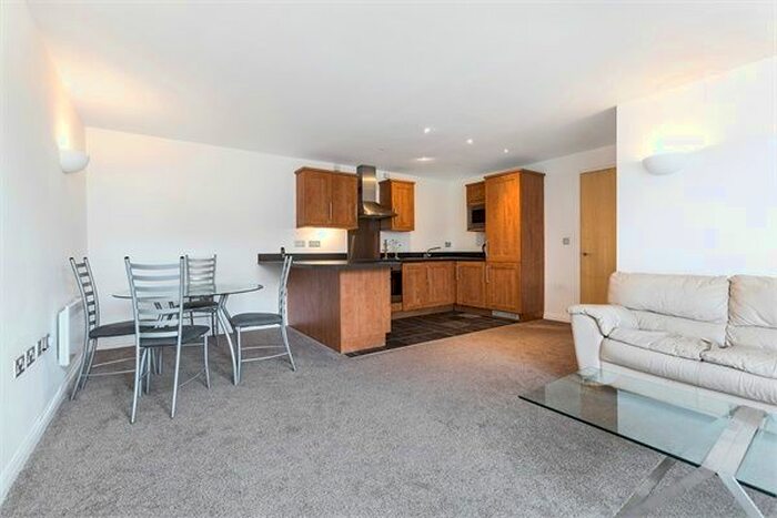 2 Bedroom Flat To Rent In Longstone Court, Great Dover Street, London, SE1