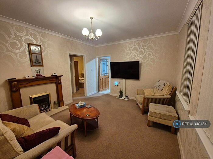 2 Bedroom Flat To Rent In Balgreen Park, Edinburgh, EH12