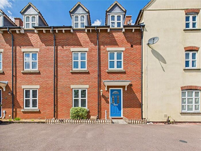 3 Bedroom Town House For Sale In Zander Road, Calne, SN11