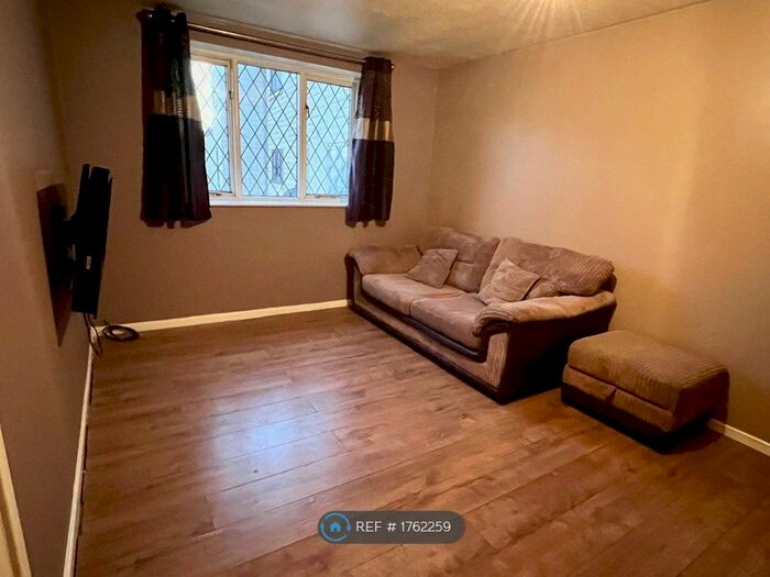 2 Bedroom Flat To Rent In Bridgeman House, Farnworth, Bolton, BL4
