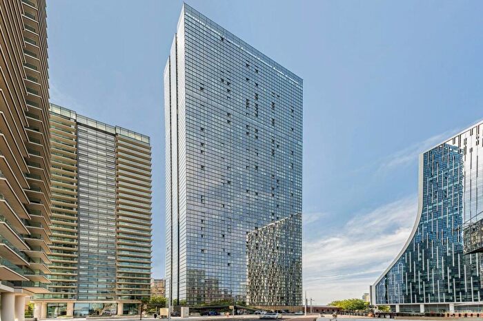2 Bedroom Flat For Sale In Landmark Pinnacle, Westferry Road, E14
