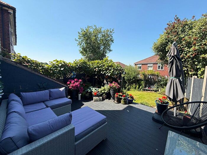 3 Bedroom Semi-Detached House For Sale In Mill Lane, Pontefract, WF8