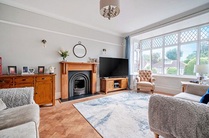 4 Bedroom Detached House For Sale In Southfield Avenue, Preston, Paignton, Devon, TQ3
