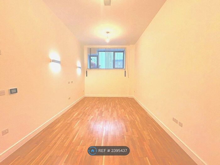 1 Bedroom Flat To Rent In Crownage Court, Sunbury-On-Thames, TW16