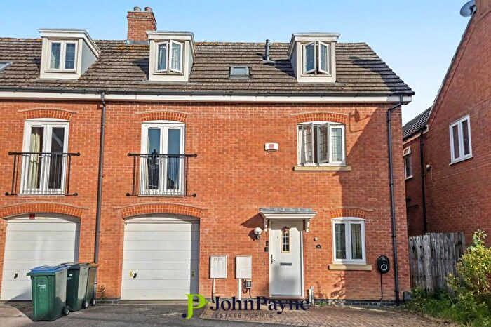 4 Bedroom Semi-Detached House For Sale In Crediton Close, Styvechale, Coventry, CV3