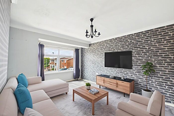 2 Bedroom Flat For Sale In West Side, Leighton Buzzard, LU7