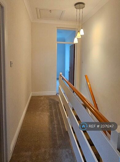 1 Bedroom Flat To Rent In Fenwick Road, London, SE15