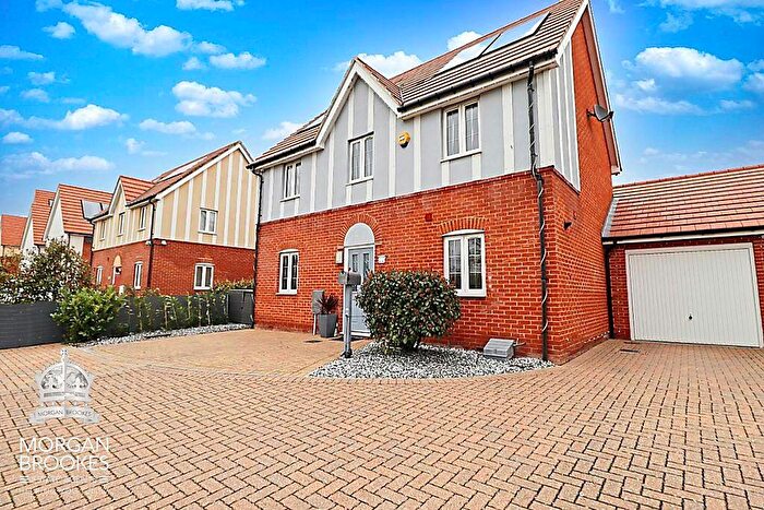 4 Bedroom Detached House For Sale In Barnmead Meadow, Grays, RM16