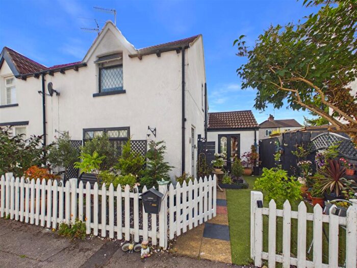 2 Bedroom Semi-Detached House For Sale In Anlaby Avenue, Anlaby Common, Hull, HU4