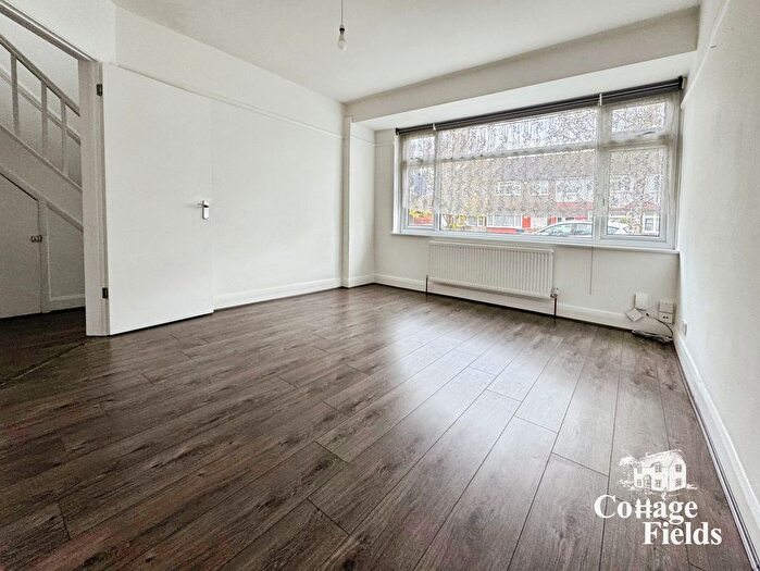 3 Bedroom Semi-detached House To Rent In Leyburn Road, London, N18