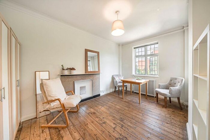 Studio For Sale In Judd Street, Bloomsbury, WC1H