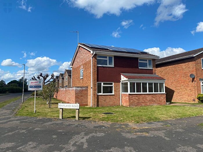 4 Bedroom Detached House For Sale In Pentland Road, Aylesbury, Buckinghamshire, HP21