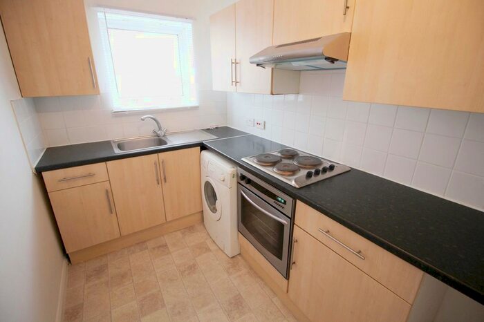 1 Bedroom Flat To Rent In Rainham Road North, Dagenham, Essex, RM10