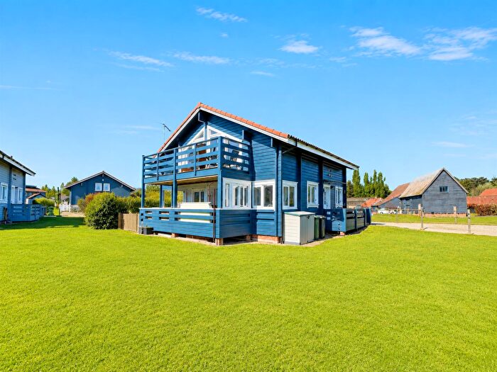 2 Bedroom Detached House For Sale In Fritton, Great Yarmouth, NR31