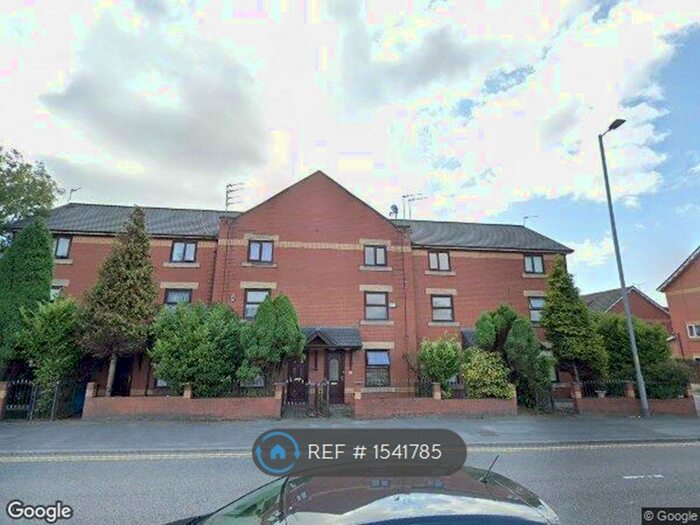 4 Bedroom Terraced House To Rent In Hyde Road, Manchester, M18
