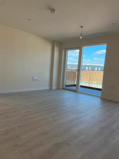 2 Bedroom Flat To Rent In Archer Apartments / Meadow View Close, Harrow, HA1