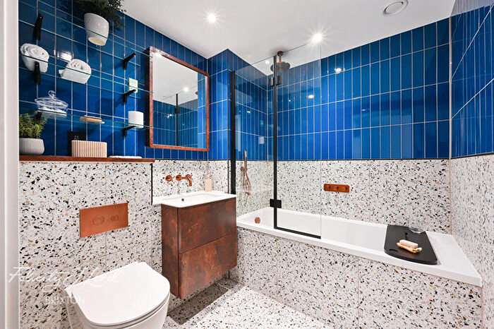 1 Bedroom Apartment For Sale In St John's Hill, London, SW11